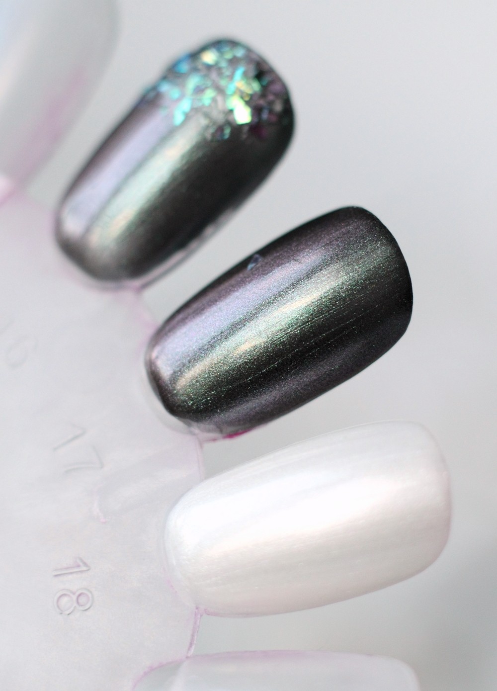 P2 Limited Edition The future is mine Space Glam Nagellacke Swatch