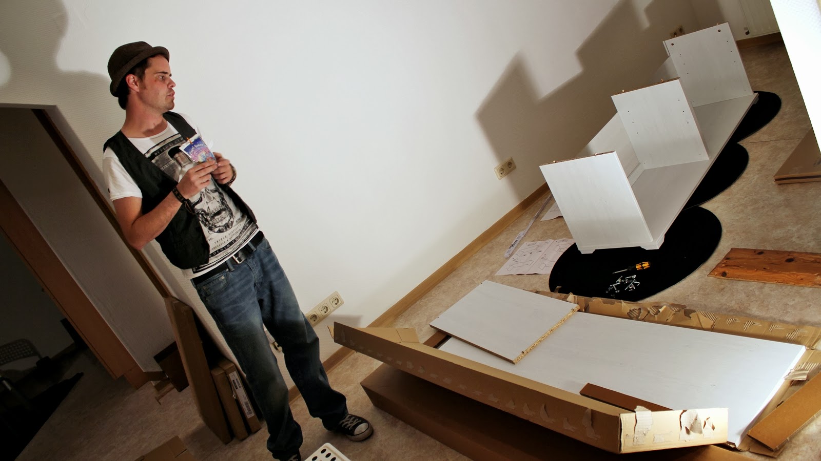 Erste eigene Wohnung Umzug Aufbau Möbel Lavie Deboite