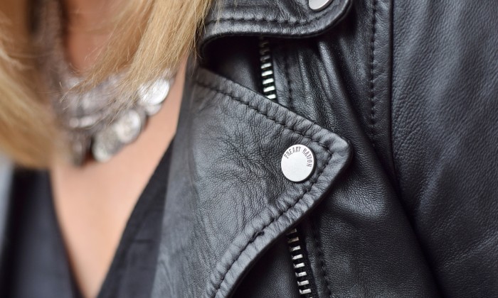 Lass die Sonne und mich allein - Lavie Deboite