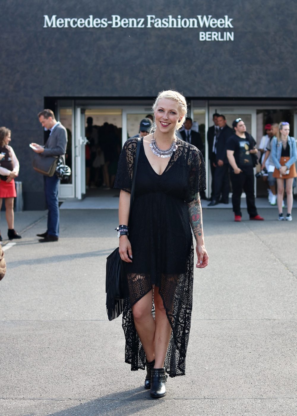 Outfit Fashion Week Berlin Juli 2016 Schwarzes Spitzenkleid