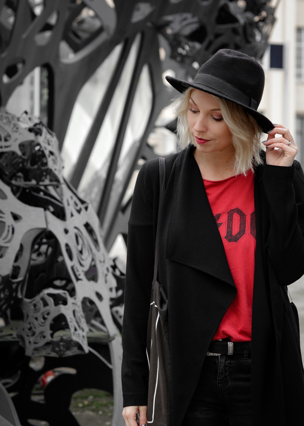 Outfit: AC/DC Shirt - Rock Dein Leben! - Lavie Deboite
